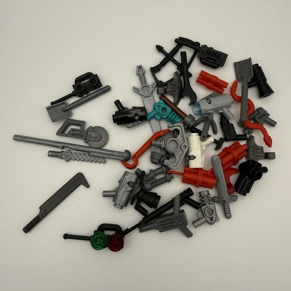 Lego Minifig Weapons And Tools Assorted Lot 40 pieces 004
